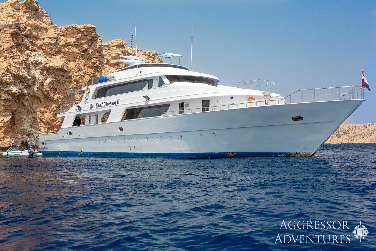 Safari nurkowe – trasa Północ i Tiran – Łódź Aggressor II