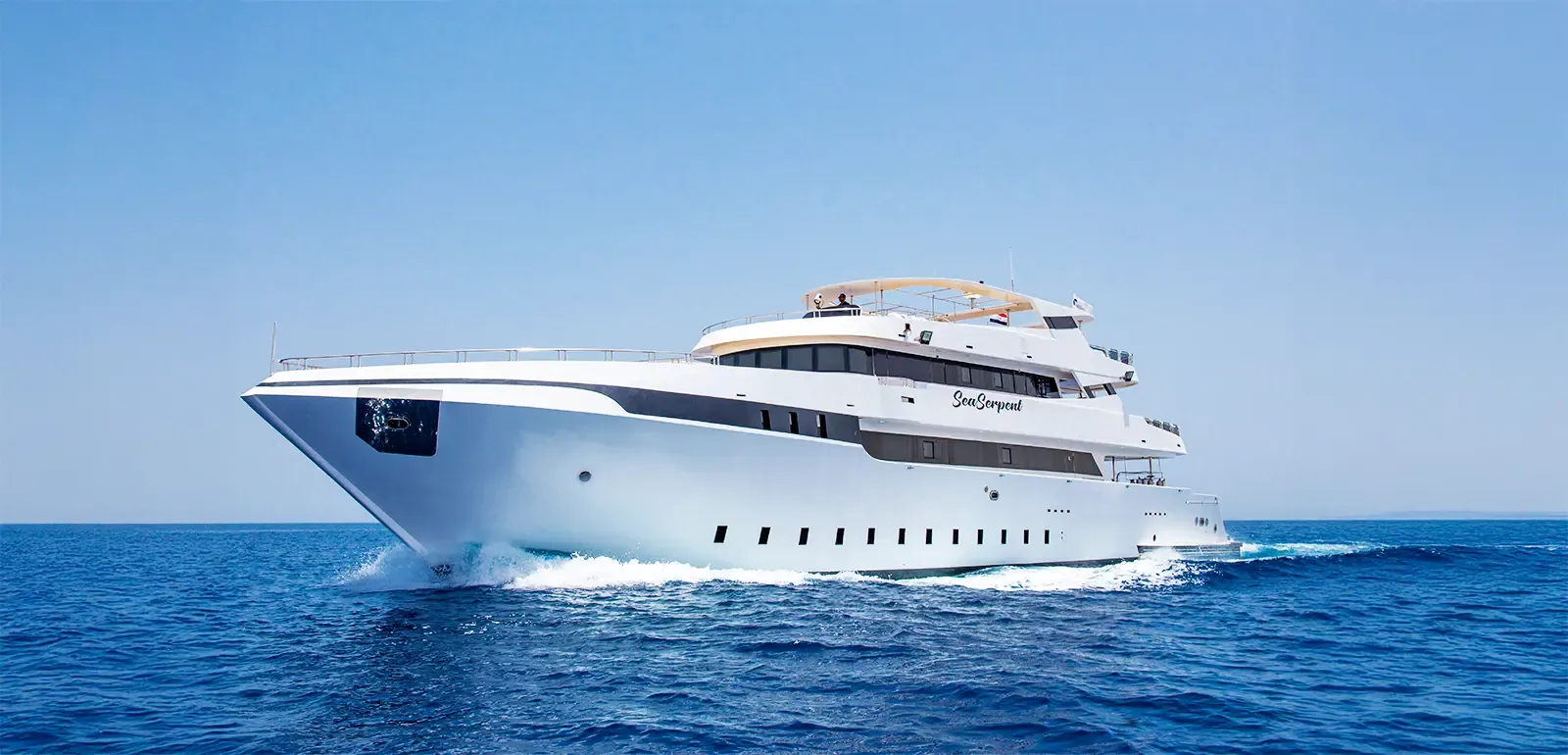 Safari nurkowe – trasa Brothers, Daedalus, Elphinstone – Łódź Sea Serpent